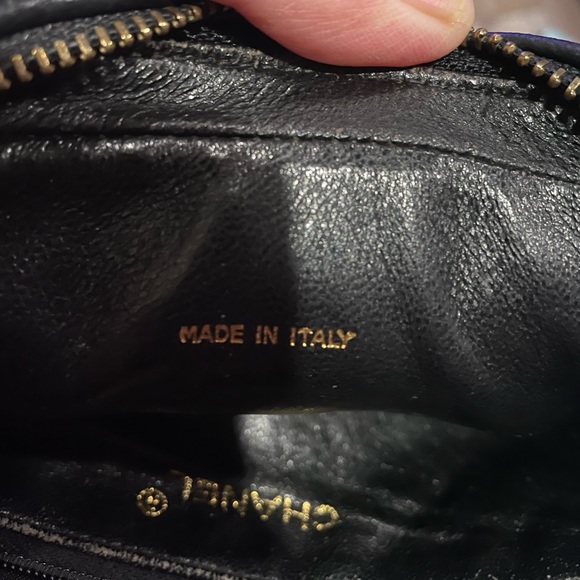 Authentic Vintage Chanel camera bag - Picture 7 of 8